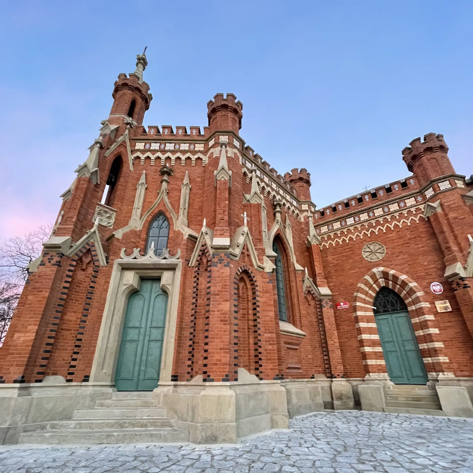 Capilla neogótica del Beato Bronisława en la fortaleza de la ciudadela bajo el túmulo de Kościuszko en Cracovia.